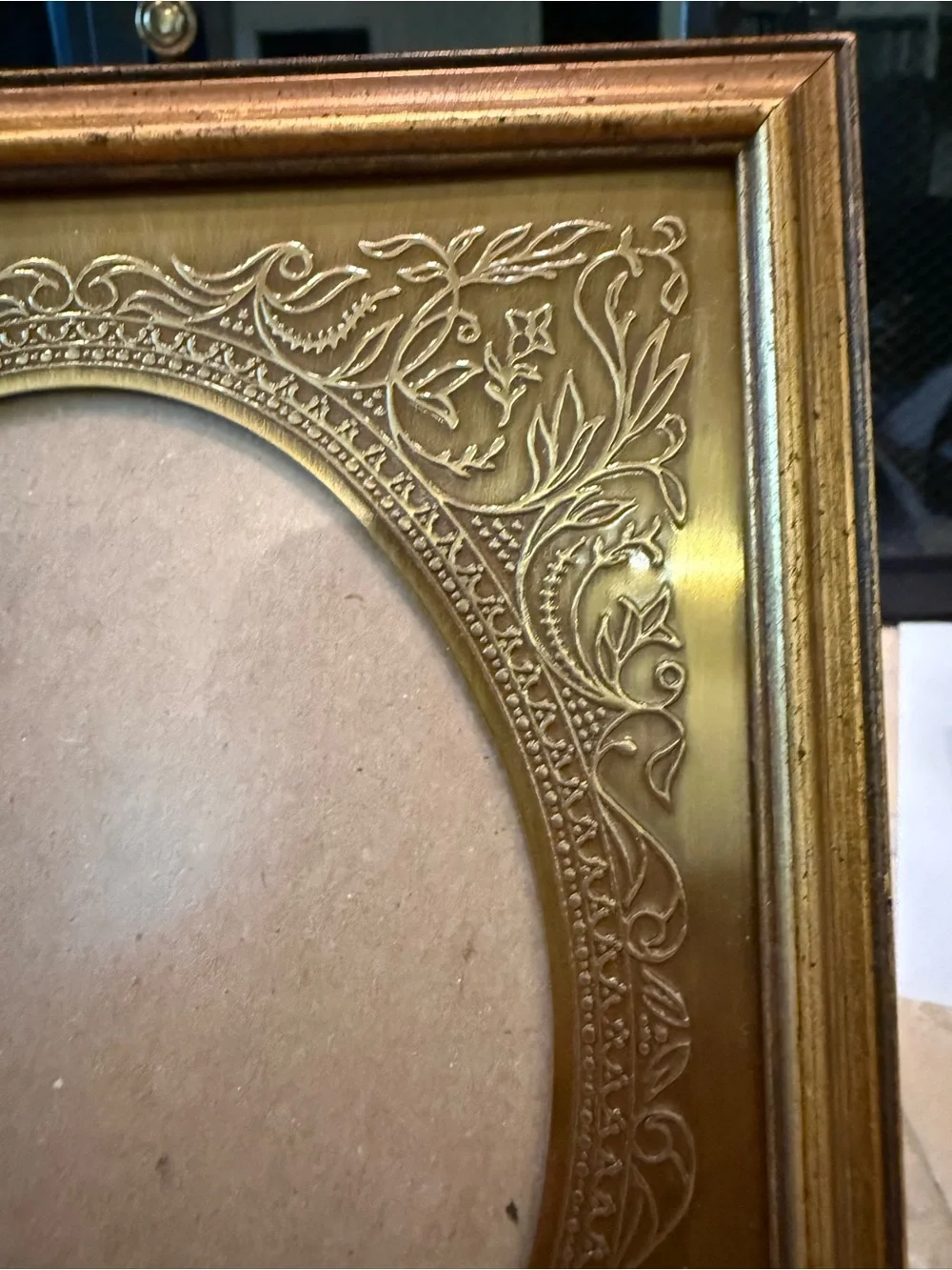 Vintage Ornate Embossed Metal Oval Hole Matt Gold Wood Frame Easel Back